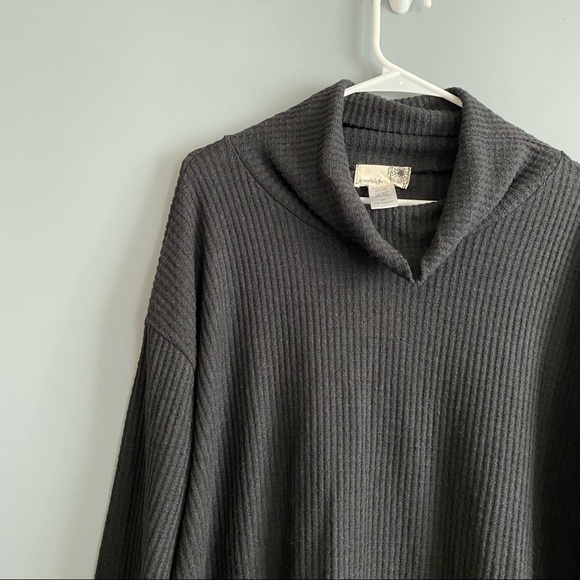 Everleigh Cowl Neck Waffle Knit High Low Tunic Top in Black Sz S NEW - Picture 4 of 12